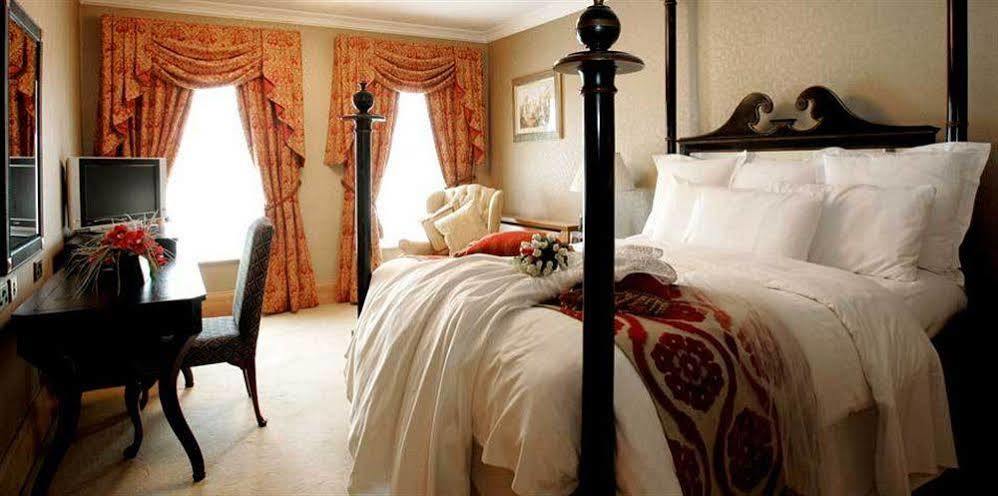 Johnstown House Hotel Enfield Eksteriør billede